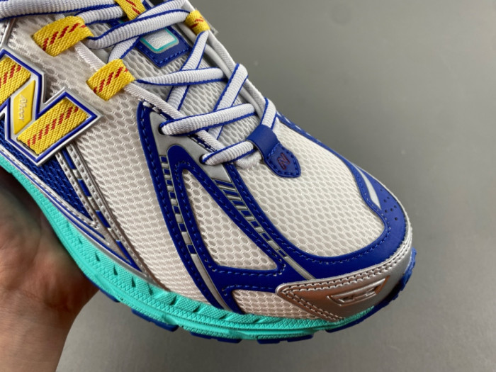 New Balance 1906R