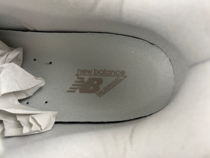 New Balance 2002R
