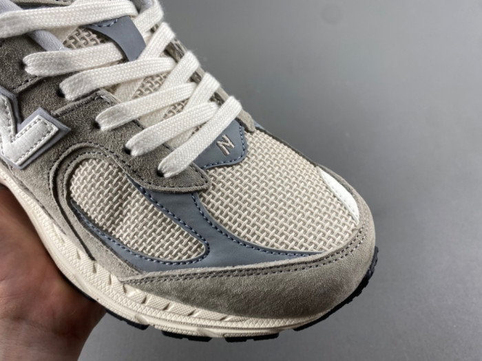 New Balance 2002R