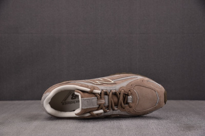 New Balance 204L