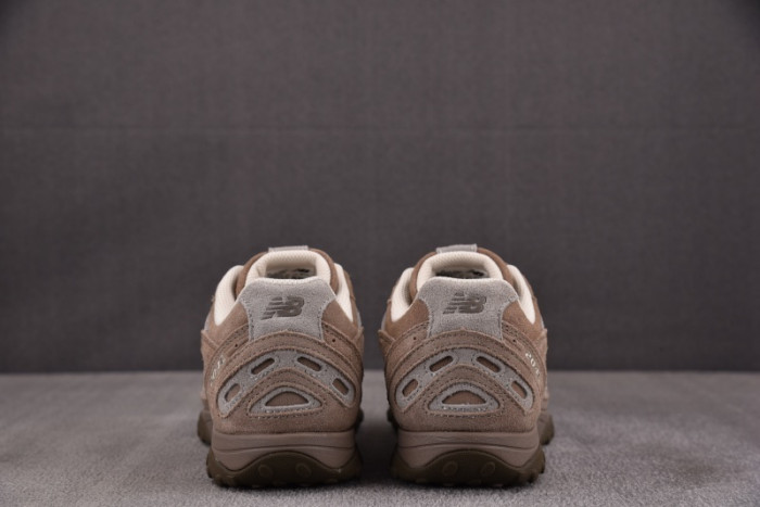 New Balance 204L