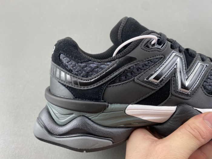 New Balance 1906R